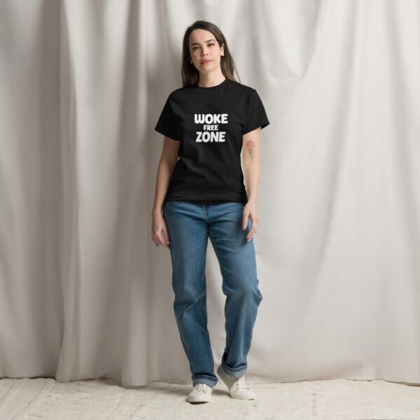 T-Shirt: Woke Free Zone - Unisex